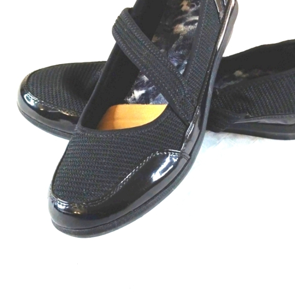 Wear Ever "Wynn" Black Slip On Mary Jane Flats 9-1/2M Shoes EUC